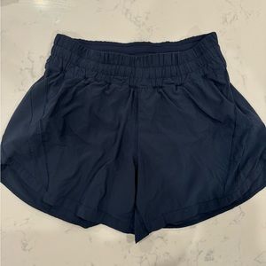 Lululemon Tracker short 4”